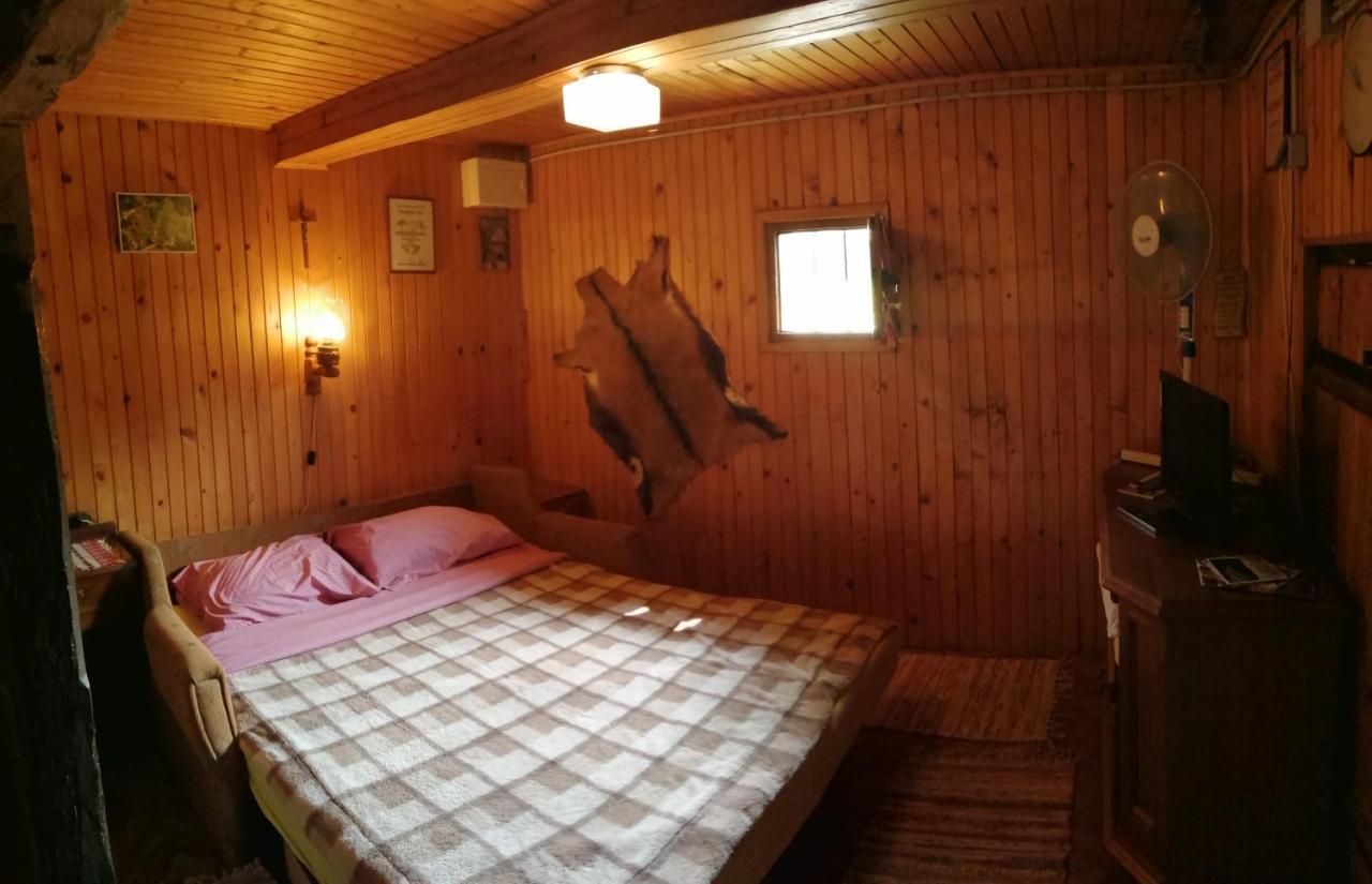 Robinzonski Smjestaj Tepes Tuheljske Toplice Bagian luar foto
