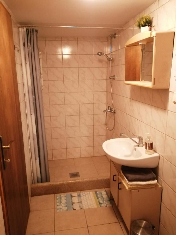 Robinzonski Smjestaj Tepes Tuheljske Toplice Bagian luar foto