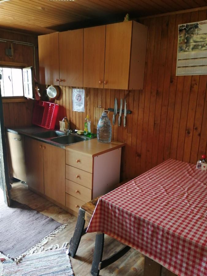 Robinzonski Smjestaj Tepes Tuheljske Toplice Bagian luar foto